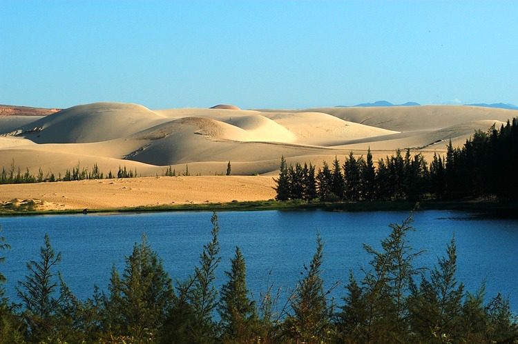 Bau Trang sand dunes