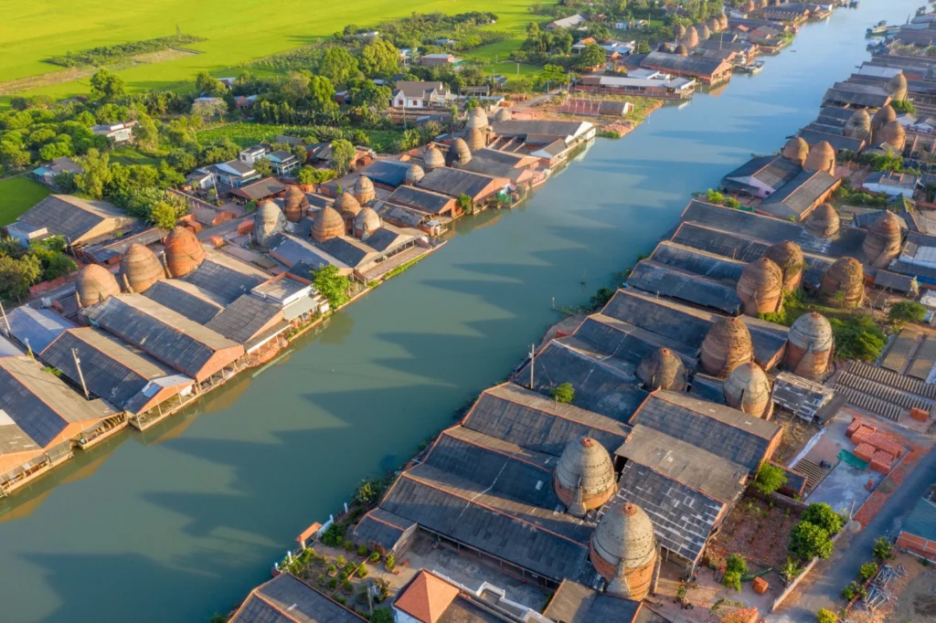 The brick-making village in Mang Thít, Vĩnh Long (Dân Trí News)